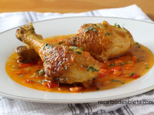Pollo guisado: la receta más fácil y rica - Recetas de Esbieta