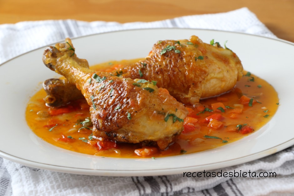 Pollo guisado: la receta más fácil y rica - Recetas de Esbieta