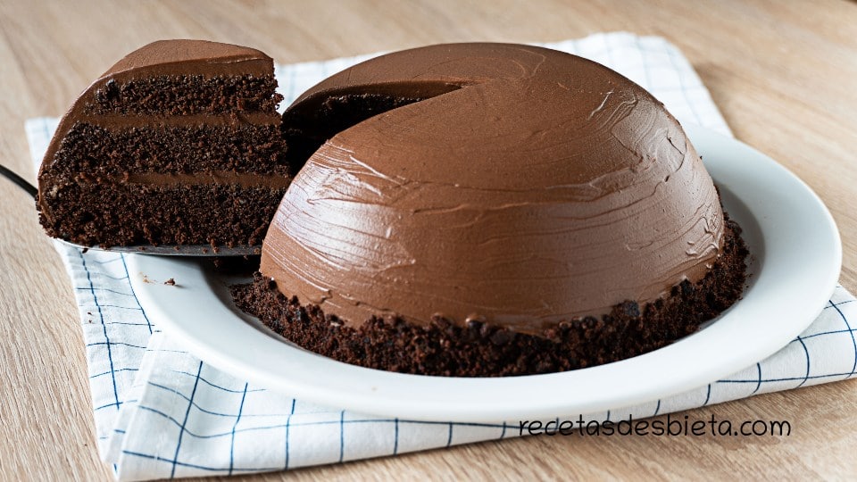 Tarta de chocolate muy jugosa, fácil y sin horno - Recetas de Esbieta